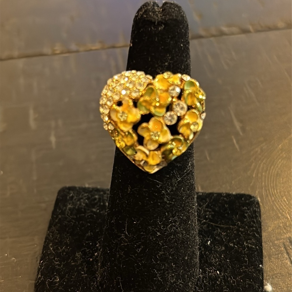 Boutique Floral Flower Enamel Gold Heart Fashion Ring Grandmacore